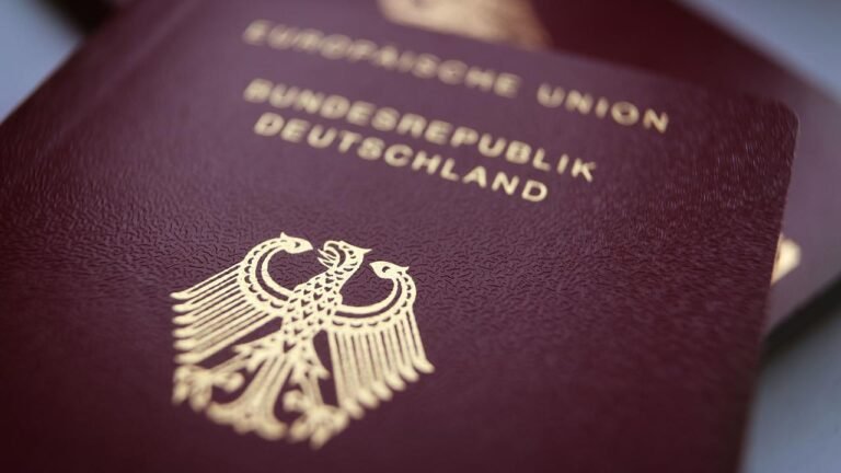 Wiedergutmachung von NS-Unrecht: 50.000 Einbürgerungen seit 2021