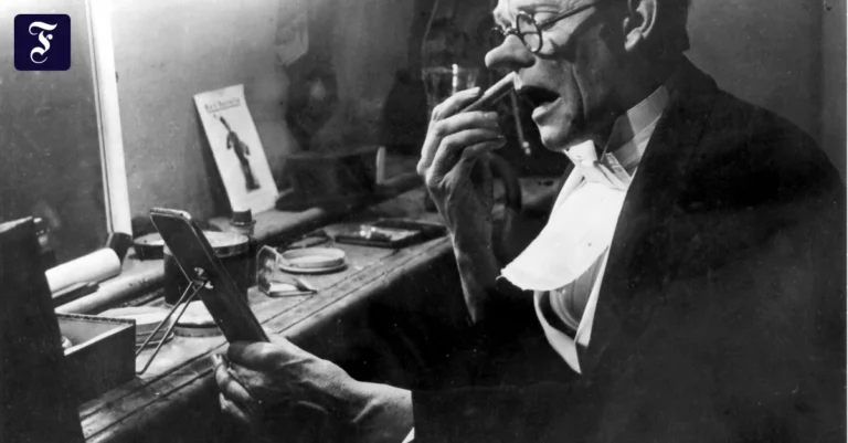 Karl Valentin und der Dalai Lama: Was Sprüche auf Postkarten über ihre Besitzer sagen
