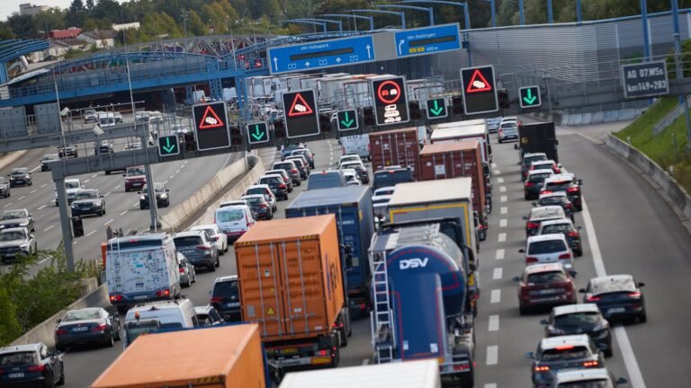 Nordrhein-Westfalen und Hamburg – Wichtige Autobahnen und Elbtunnel vorübergehend gesperrt
