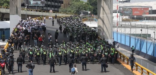 Fußball-WM 2026: Polizei schützt Flughafen in Mexiko-Stadt vor protestierenden Lehrern
