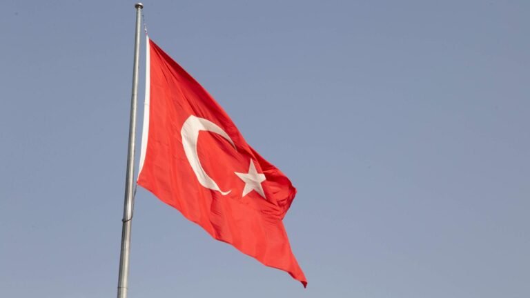 Justiz – Türkische Polizei führt Razzien in oppositionell geführten Kommunen durch