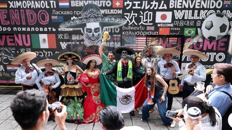 Vor der WM-Eröffnung: Mexiko zwischen Euphorie und Protesten