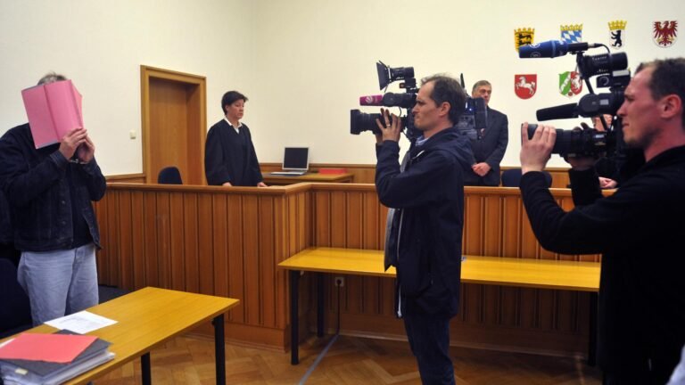 Lebenslange Haft für deutschen „Maskenmann“ wegen Mordes in Frankreich