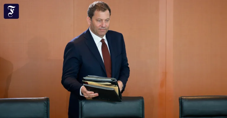 Lars Klingbeil plant Entlastung bei der Einkommensteuer