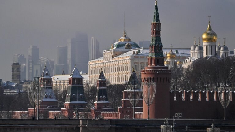 Russland stoppt wegen ukrainischer Angriffe auf Raffinerien Export von Flugtreibstoff
