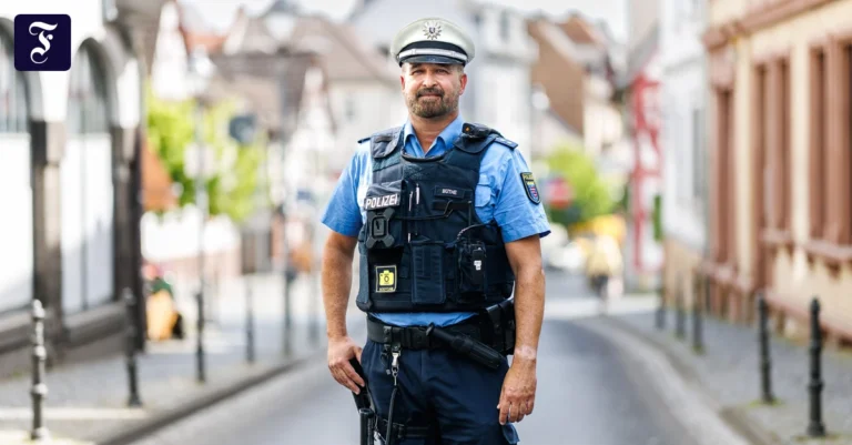 Polizei: Was Bernd Büthe als Demokratiepate in Bad Nauheim macht