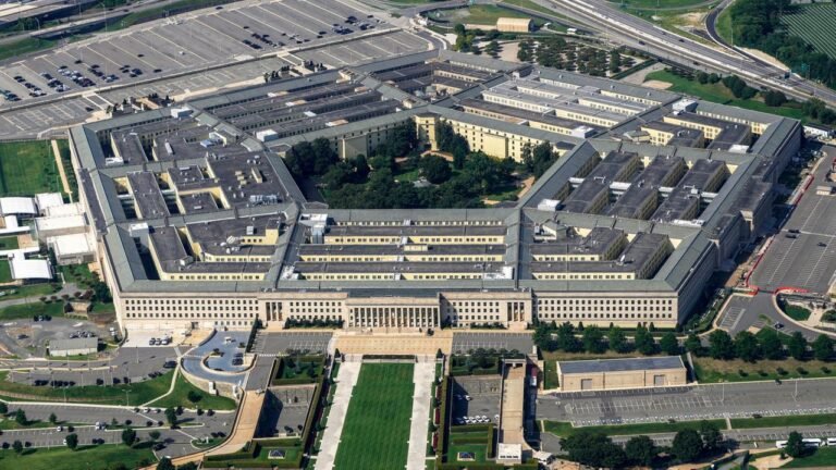 Nach Begnadigung durch Trump: Verurteilter Kapitolstürmer arbeitet im Pentagon