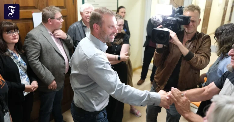 Liveblog Bundespolitik: CDU-Kandidat siegt in Aue-Bad Schlema knapp gegen Rechtsextremisten