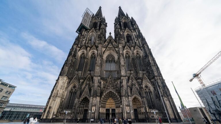 Kölner Dom kostet ab Juli zwölf Euro Eintritt
