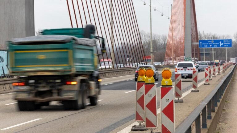 Strukturelle Schäden: Rheinbrücke Bonn-Nord ab 15 Uhr vollgesperrt