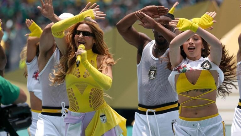 Mit Sonnenbrille bei der Eröffnungsfeier: Schämt sich Shakira für ihr Alter – oder für die Fußball-WM?
